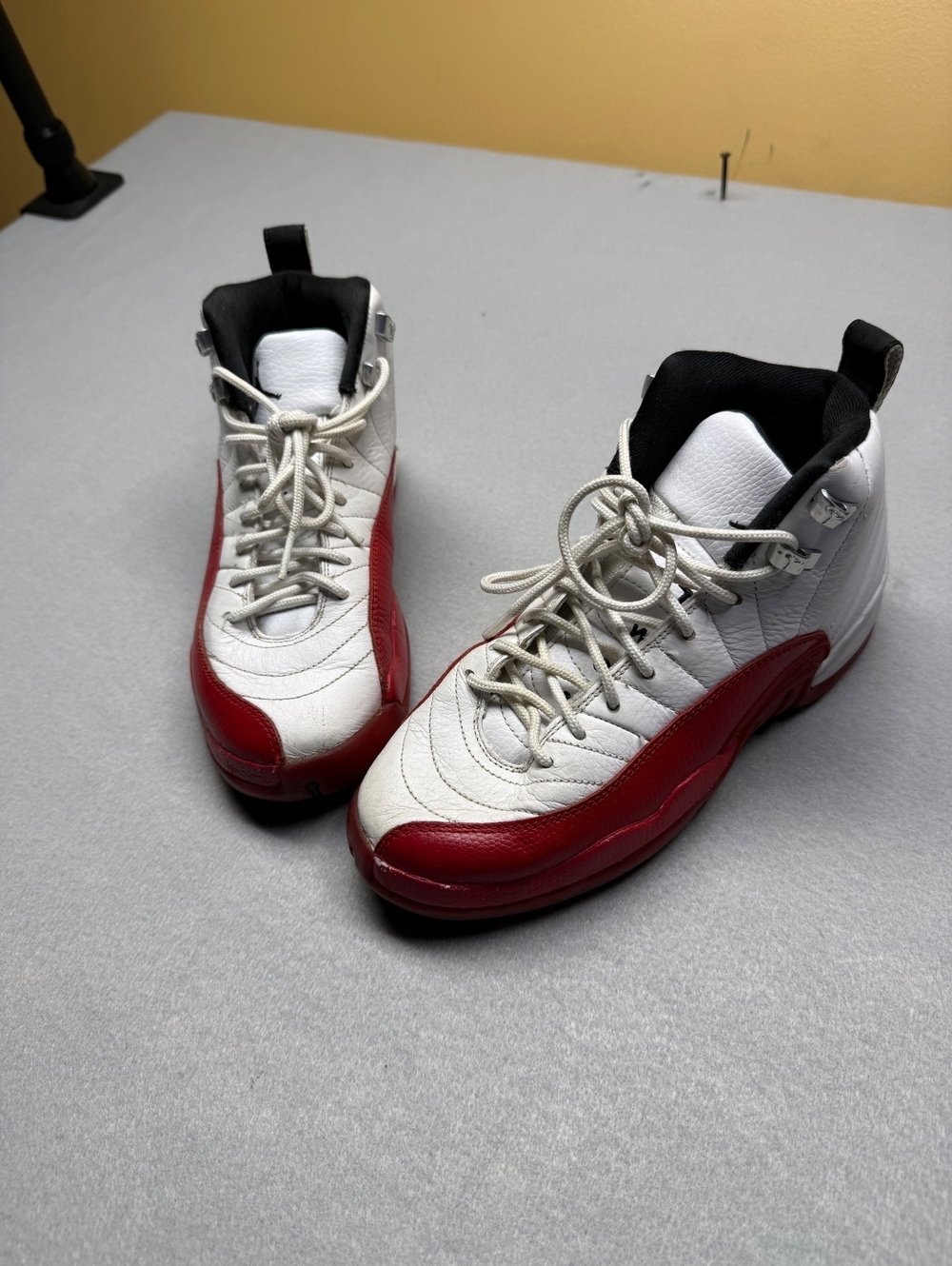 Air Jordan 12 Retro Cherry 2009 GS Youth 5.5Y White Red